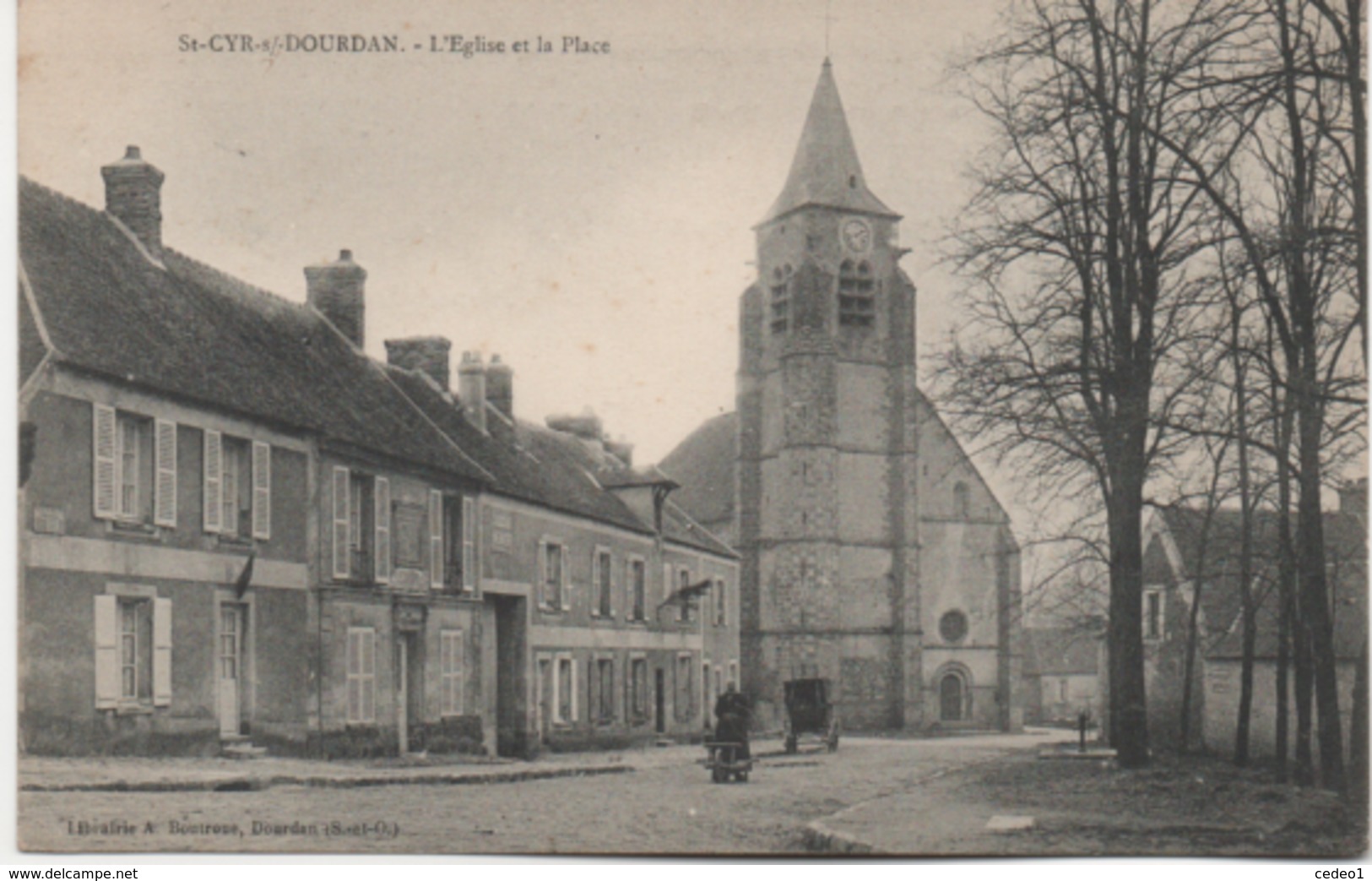 SAINT CYR SUR DOURDAN  L'EGLISE ET LA PLACE - Dourdan