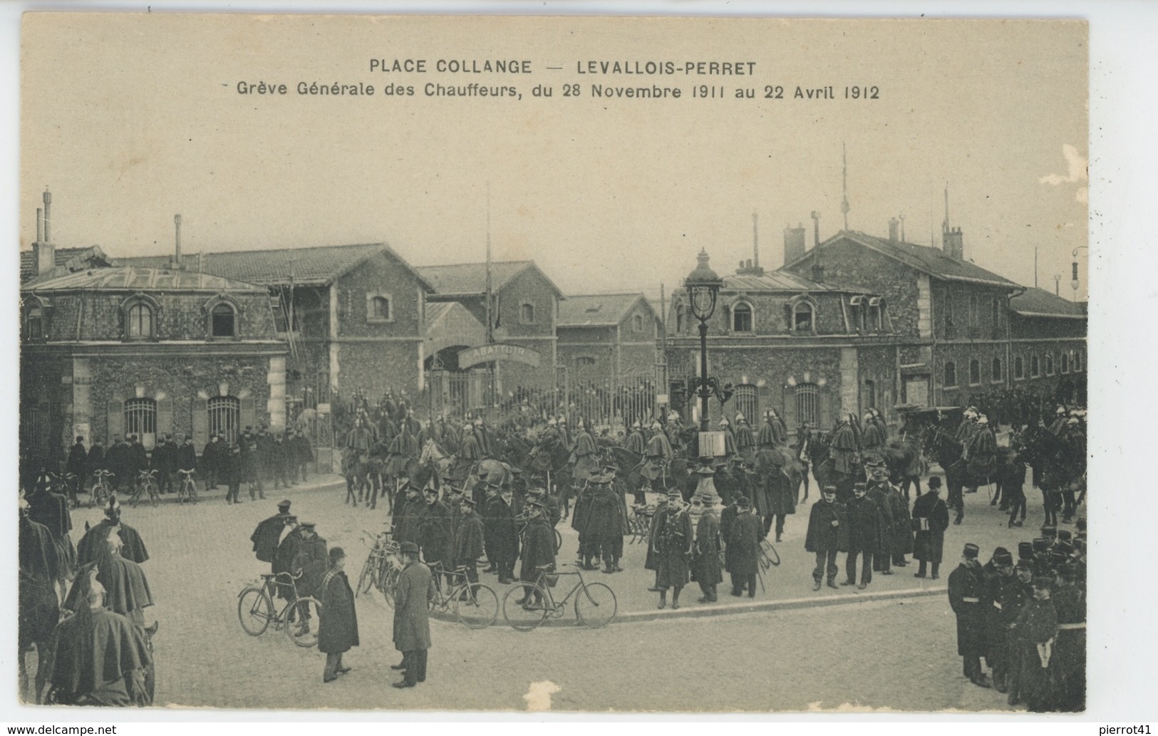 LEVALLOIS PERRET - Place Collange - Grève Générale Des Chauffeurs Du 28 Nov. 1911 Au 22 Avril 1912 - Levallois Perret