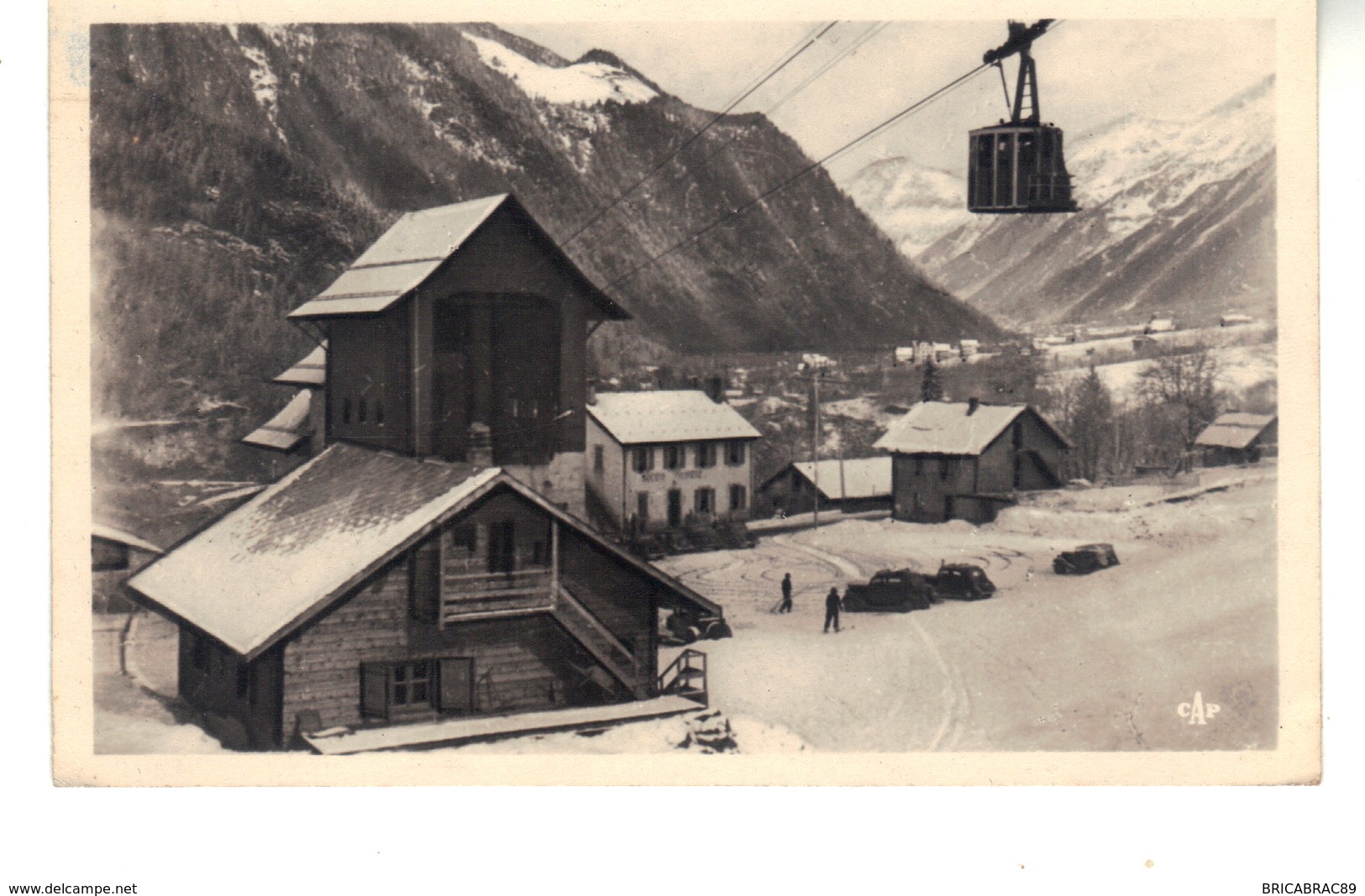 CPSM  -  Les Houches. La Chaumière Et La Gare Du Téléphérique - Les Houches