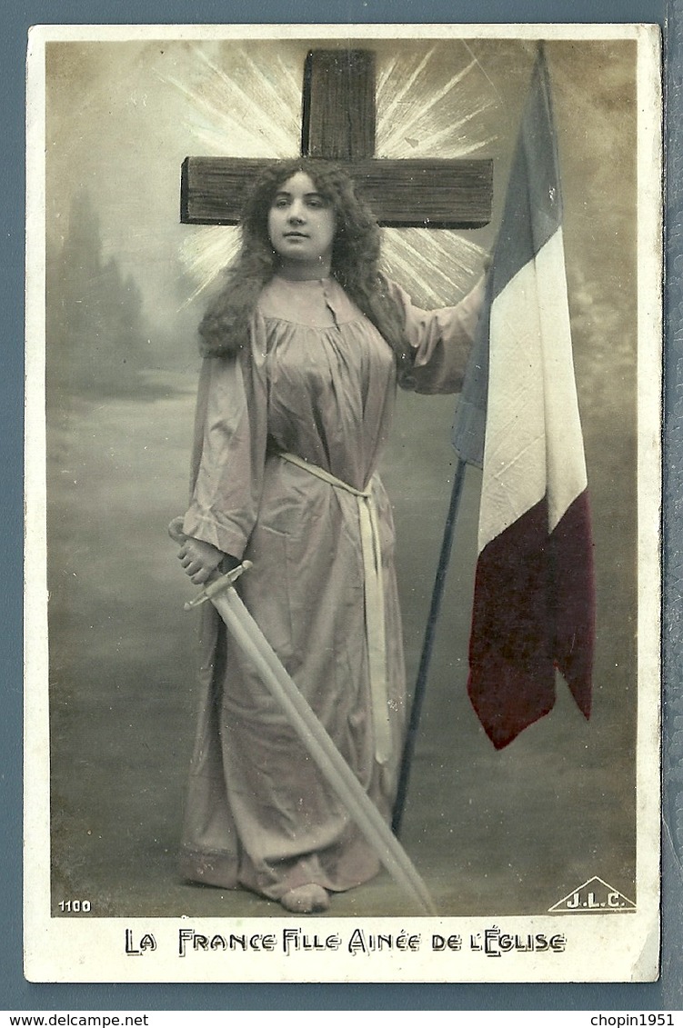 CPA - JEUNE FEMME PATRIOTIQUE - Femmes