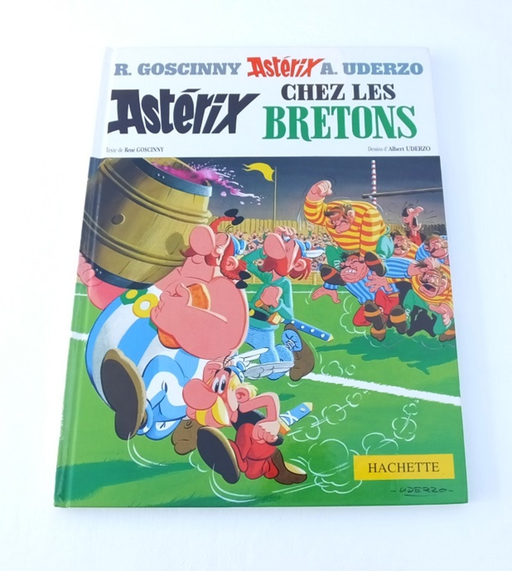 BD Astérix Chez Les Bretons Goscinny-Uderzo éditions HACHETTE 1999 - Autres & Non Classés