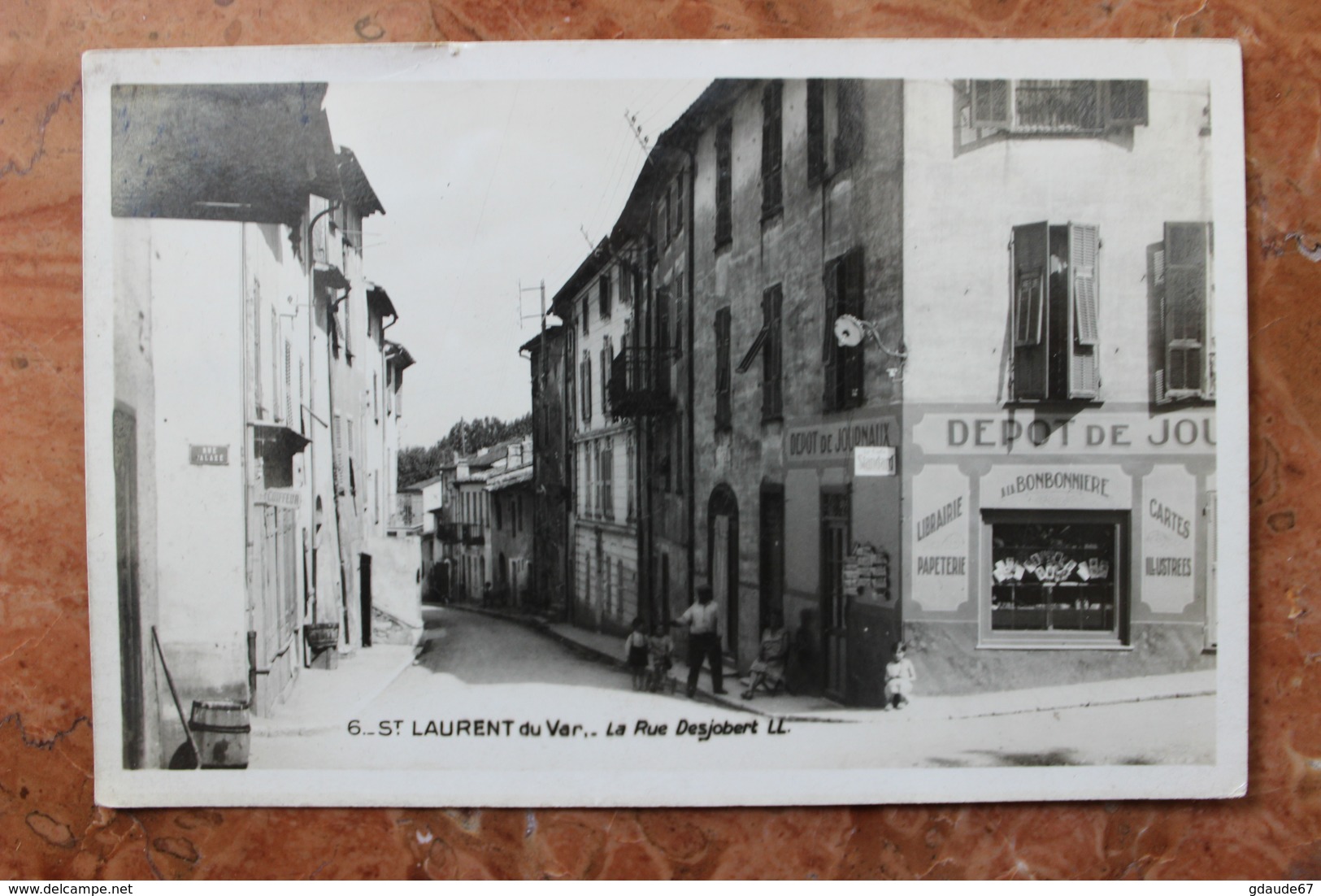 SAINT LAURENT DU VAR (06) - LA RUE DESJOBERT - Saint-Laurent-du-Var