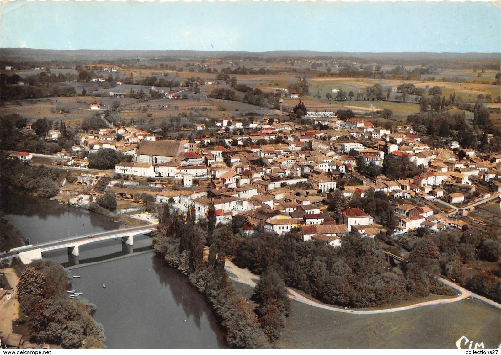 33-GUITRES- VUE GENERALE AERIENNE - Autres & Non Classés