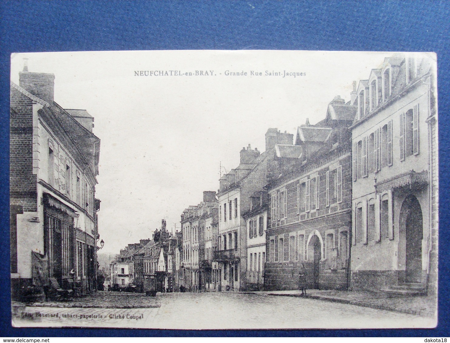 76 ,neufchâtel En Bray ,la Grande Rue Saint Jacques ....  Circulée Non Timbrée ..... - Neufchâtel En Bray