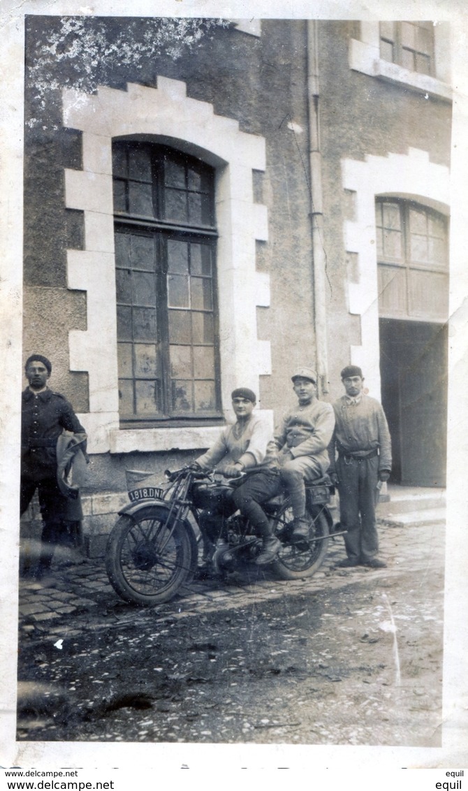 MOTO TERROT VERS 1930 AVEC DEUX MILITAIRES Photo Format 11x7 Cm PAS CARTE POSTALE - Motos