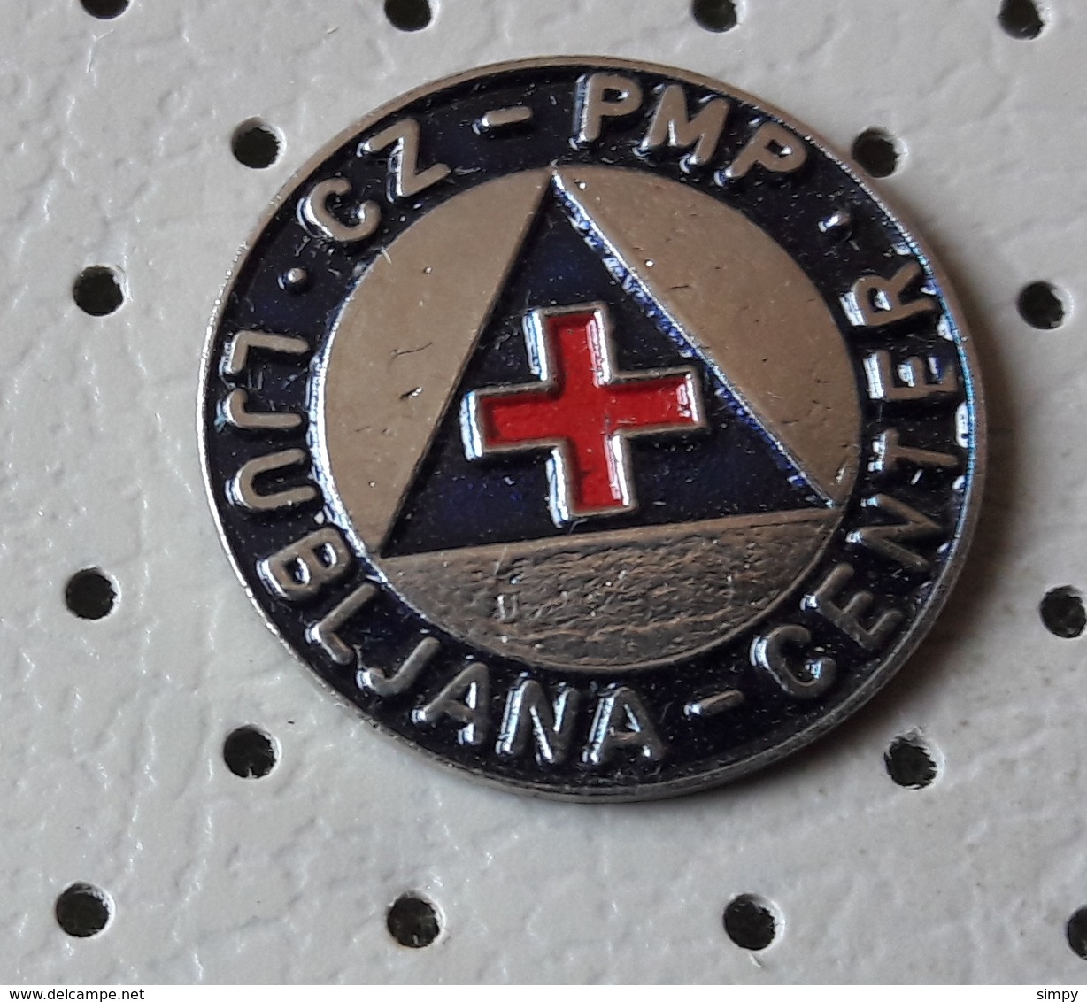 Civil Defense Red Cross Competition Ljubljana Center SLOVENIA Ex Yugoslavia Pin - Medical