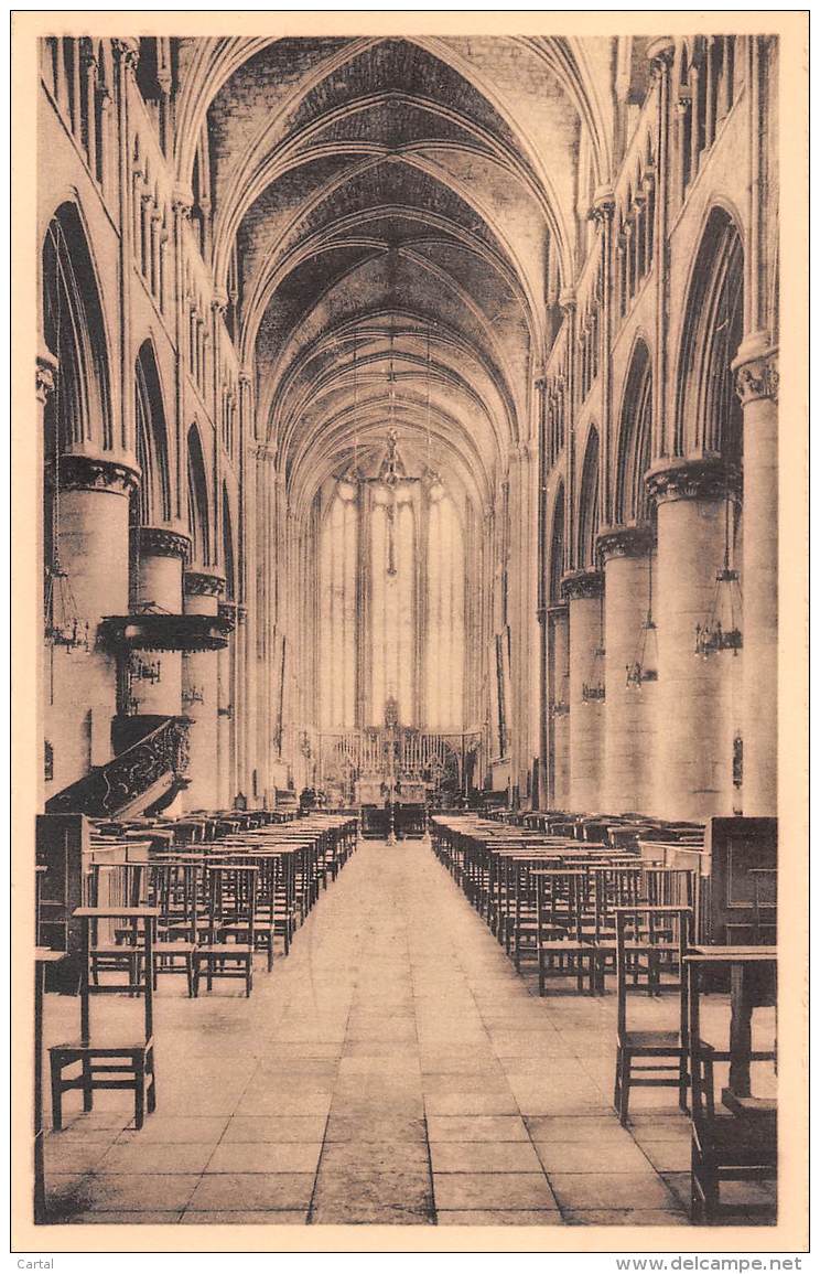 TONGEREN - Middenbeuk Der Basiliek - Tongeren