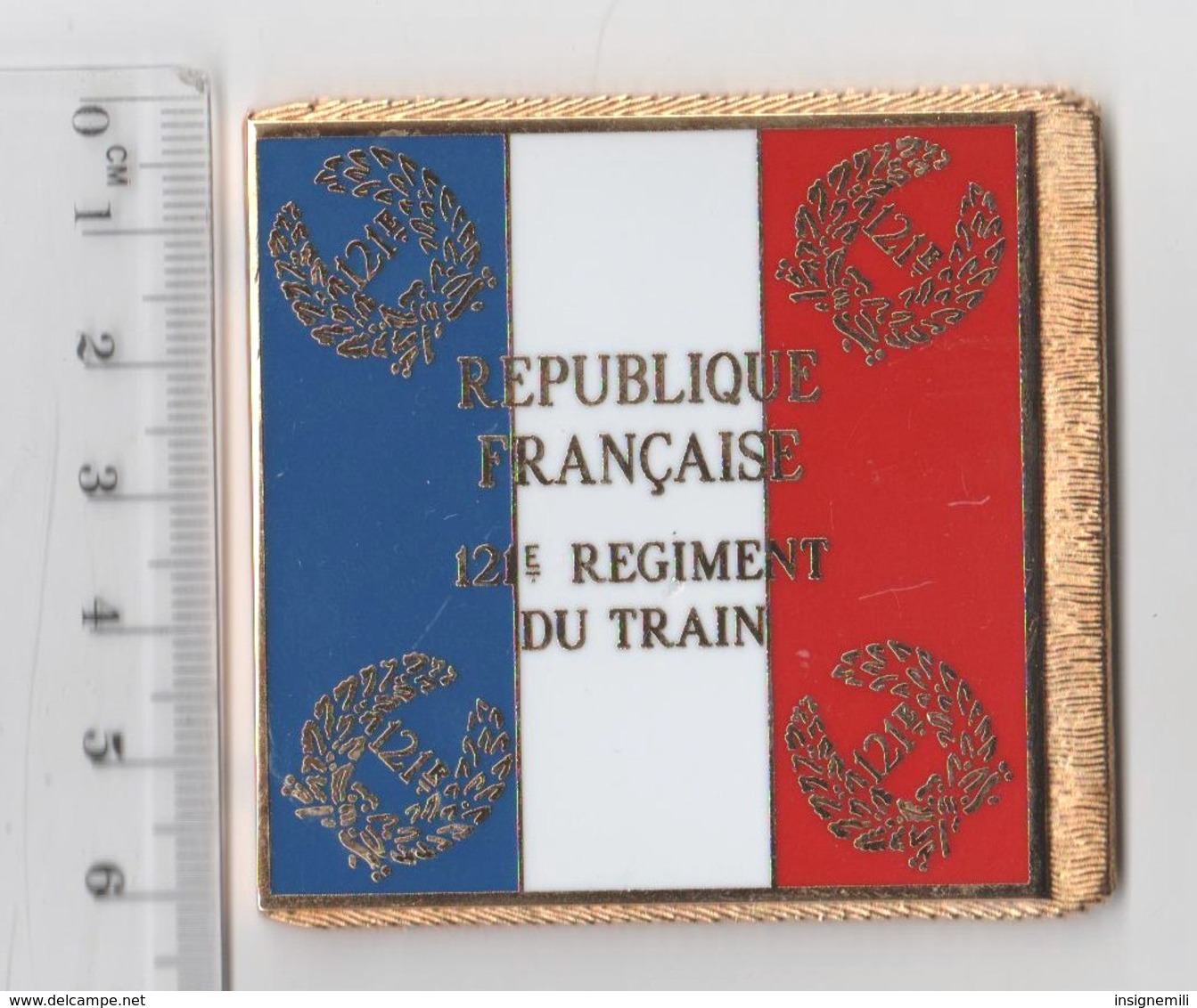 DRAPEAU 121° RT REGIMENT DU TRAIN En Métal Doré - Drapeaux