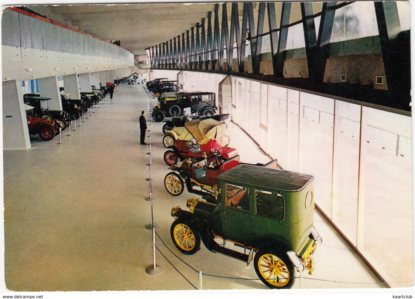 Il Grande Salone  -  Museo Dell'Automobile Carlo Biscaretti Di Ruffia - Torino - Voitures De Tourisme