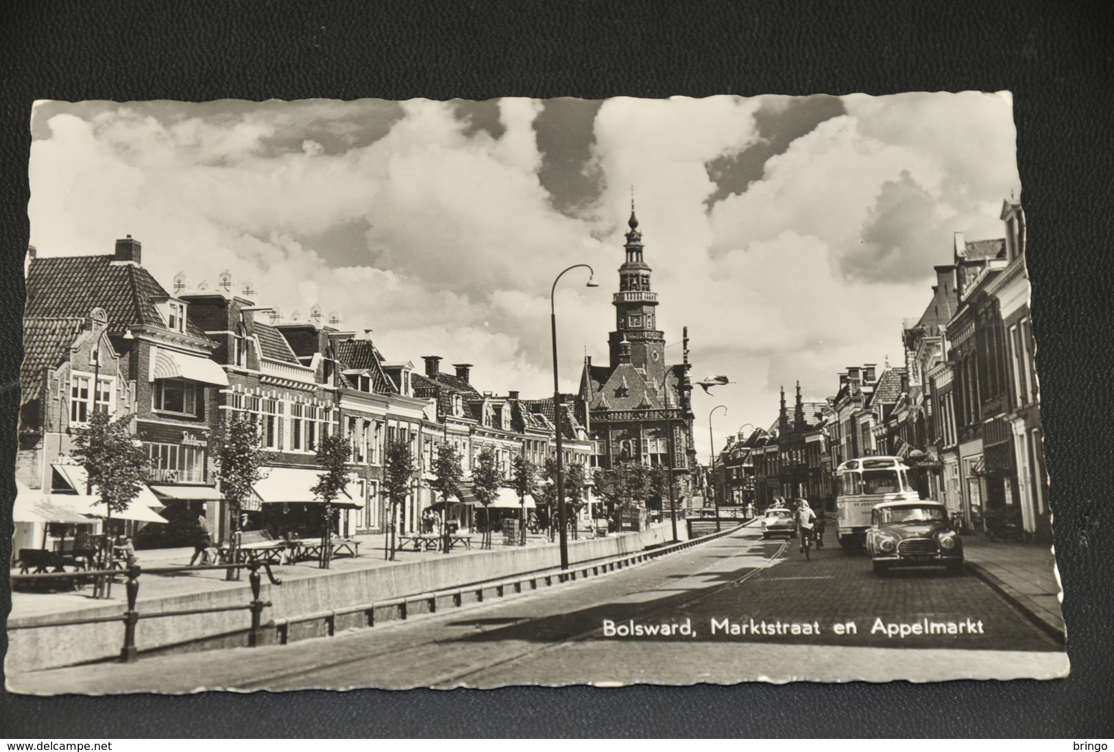 357- Bolsward, Marktstraat En Appelmarkt - 1959 / Bus / Auto / Car / Coche / Voiture - Bolsward