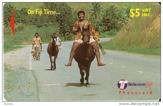 TARJETA DE FIJI 29FJC  DE GENTE A CABALLO (HORSE) - Fiji