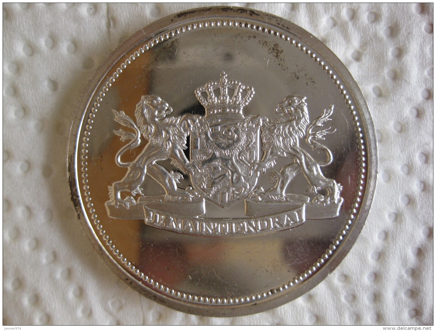 Pays-Bas Médaille En Argent Beatrix Et Juliana 30 Avril 1980. - Royaux/De Noblesse