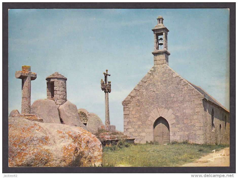 65070/ BRIGNOGAN, La Chapelle Pol Avec Son Calvaire Et La Tour De Guet - Brignogan-Plage