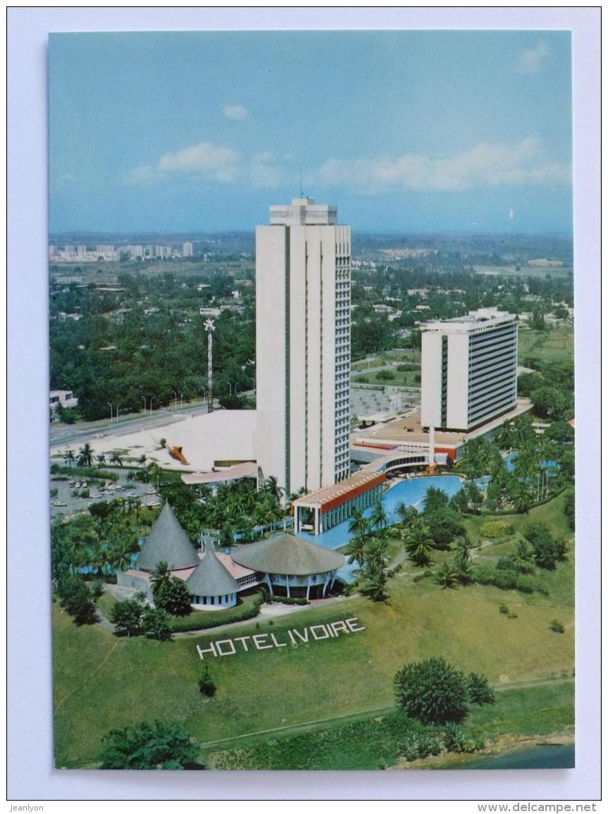 ABIDJAN ( COTE D&acute;IVOIRE / AFRIQUE ) - Hotel IVOIRE , Vue Du Bâtiment Depuis Le Parc / Plan D&acute;eau - Côte-d'Ivoire