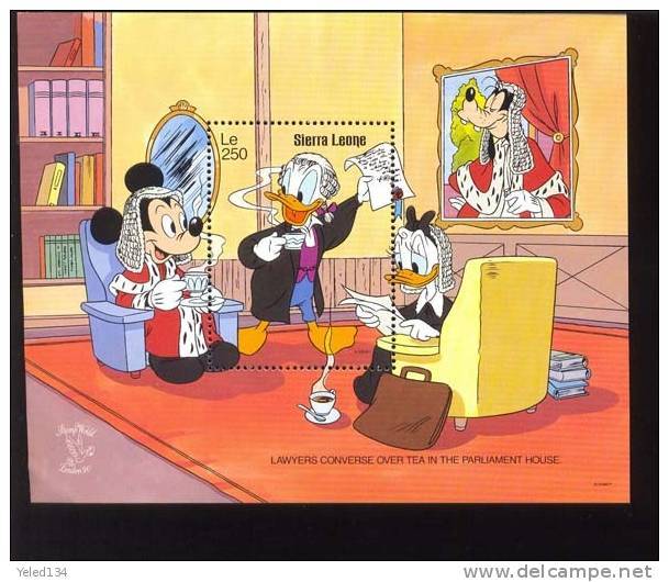 #  640-2   MINT NEVER HINGED SOUVENIR SHEET OF DISNEY  ; MICKEY AS YEOMAN WARDER ;  (  SIERRA LEONE   1252 - Disney