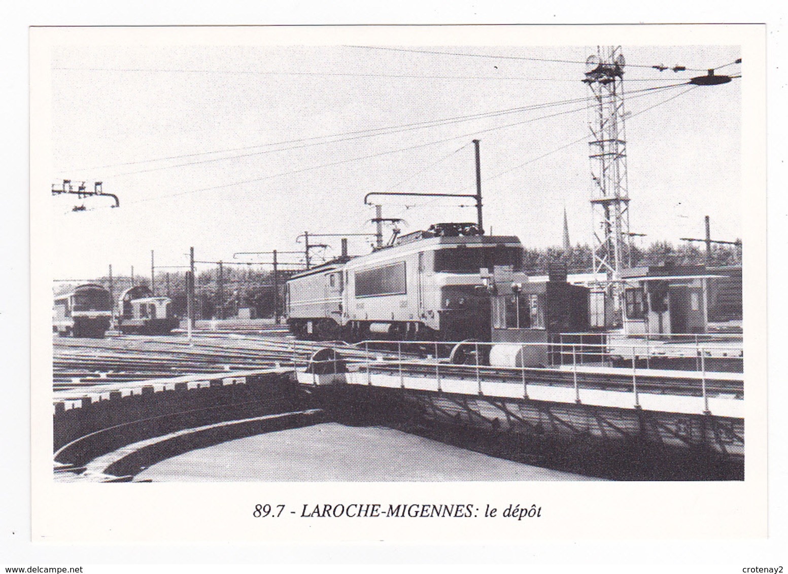 CPM VOIR DOS 89 Laroche Migennes N°89.7 Locomotives SNCF Diesel Et Electriques Au Dépôt Plaque Tournante - Migennes