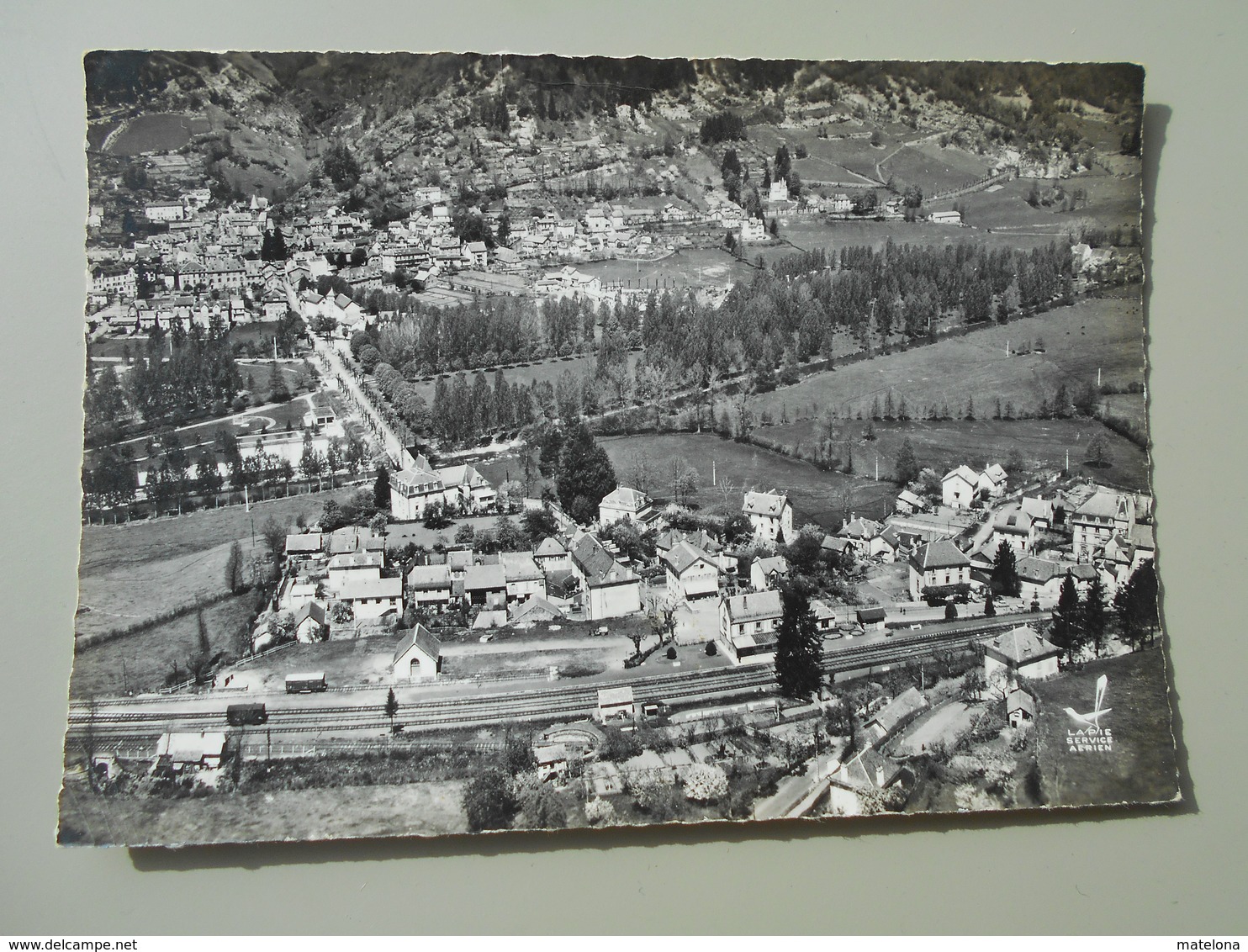 CANTAL EN AVION AU DESSUS DE ... VIC SUR CERE LA GARE LE PARC ET VUE D'ENSEMBLE LAPIE No 4 - Autres & Non Classés