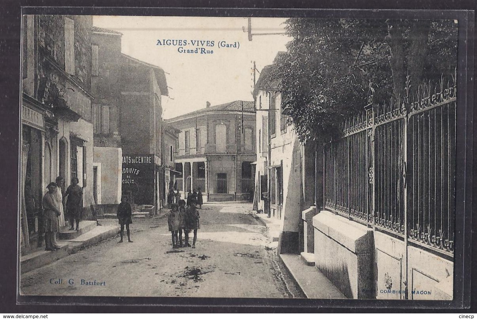 CPA 30 - AIGUES-VIVES - Grand'Rue - TB PLAN CENTRE VILLAGE Avec Très Jolie ANIMATION Devanture TABACS - Aigues-Vives