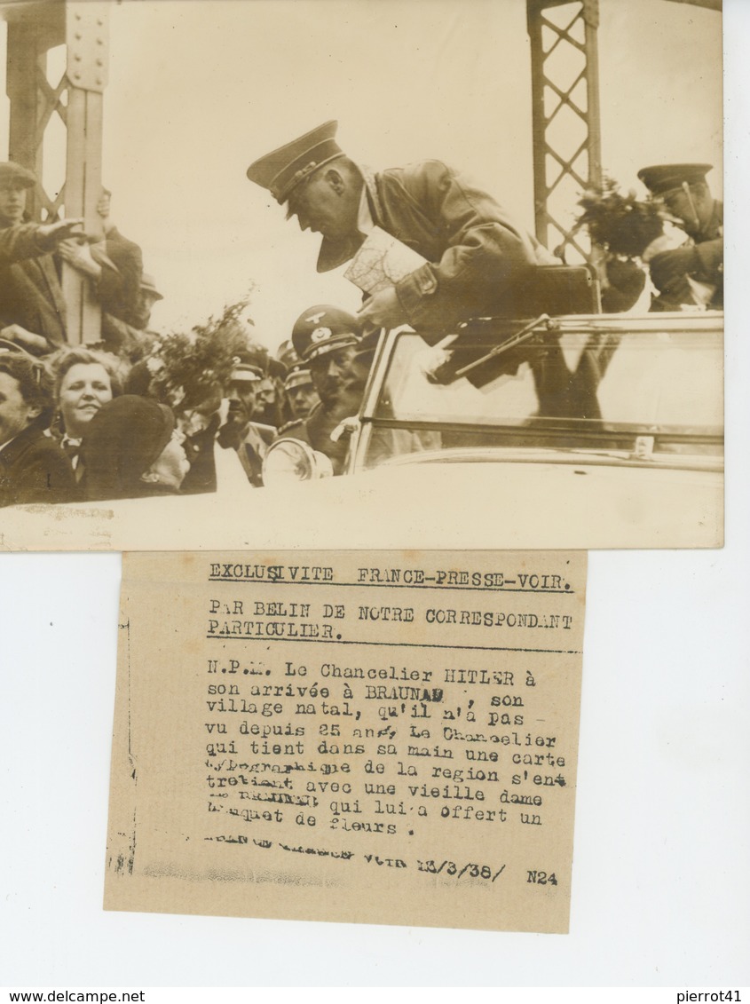 PHOTOS ORIGINALES - 1938 - Le Chancelier HITLER Dans Son Automobile à Son Arrivée à BRAUNAU  - Cliché FRANCE PRESS - Personnes Identifiées