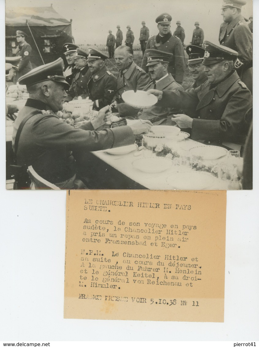 PHOTOS ORIGINALES - 1938 - Le Chancelier HITLER En Pays Sudète Avec KEITEL , HIMMLER , HENLEIN...  - Cliché FRANCE PRESS - Personnes Identifiées