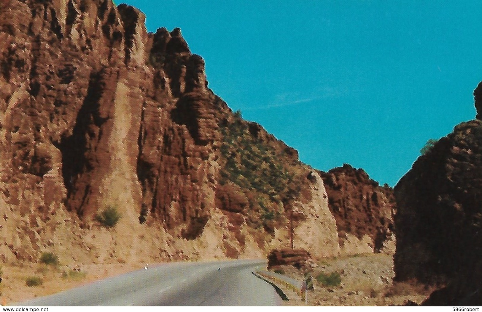 CARTE POSTALE ORIGINALE DE 9CM/14CM : BEAUTIFUL ROCK FORMATIONS DEVIL'S CANYON BETWEEN GLOBE AND PHOENIX ARIZONA USA - Phoenix