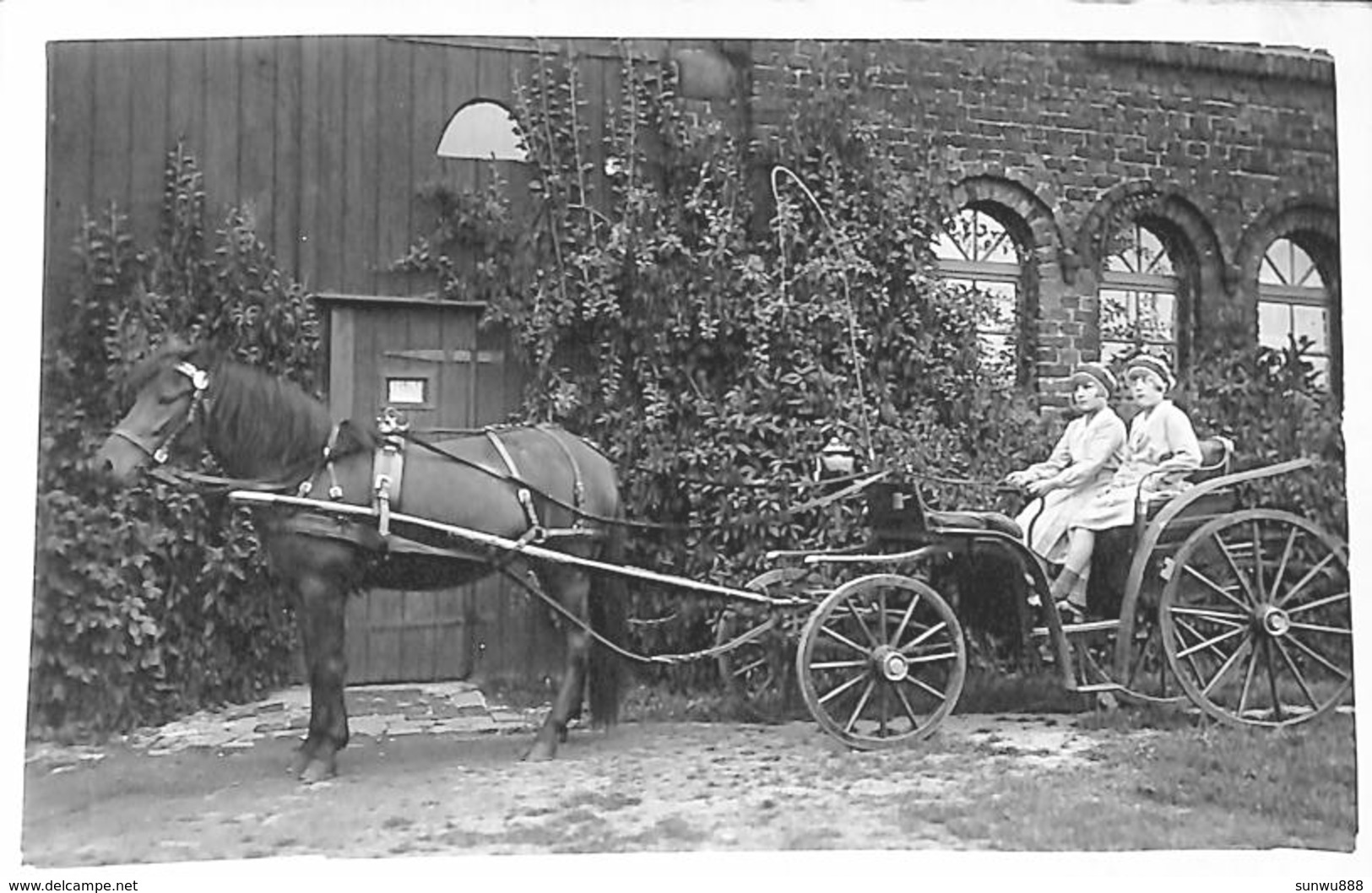 Fürst-Adolf-Werkstätte Für Kunstkeramik Bückeburg (Direktors Töchterlein, Animation) - Bueckeburg