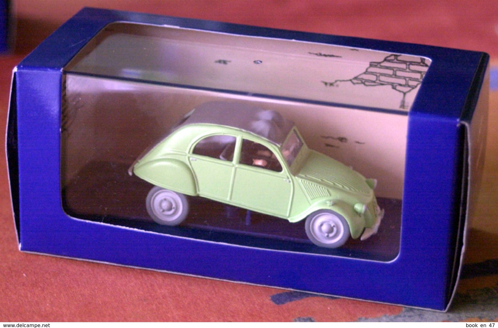 {06245} Tintin Maquette Véhicule De "L'affaire Tournesol" TBE  Citroën 2cv.     " En Baisse " - Autres & Non Classés