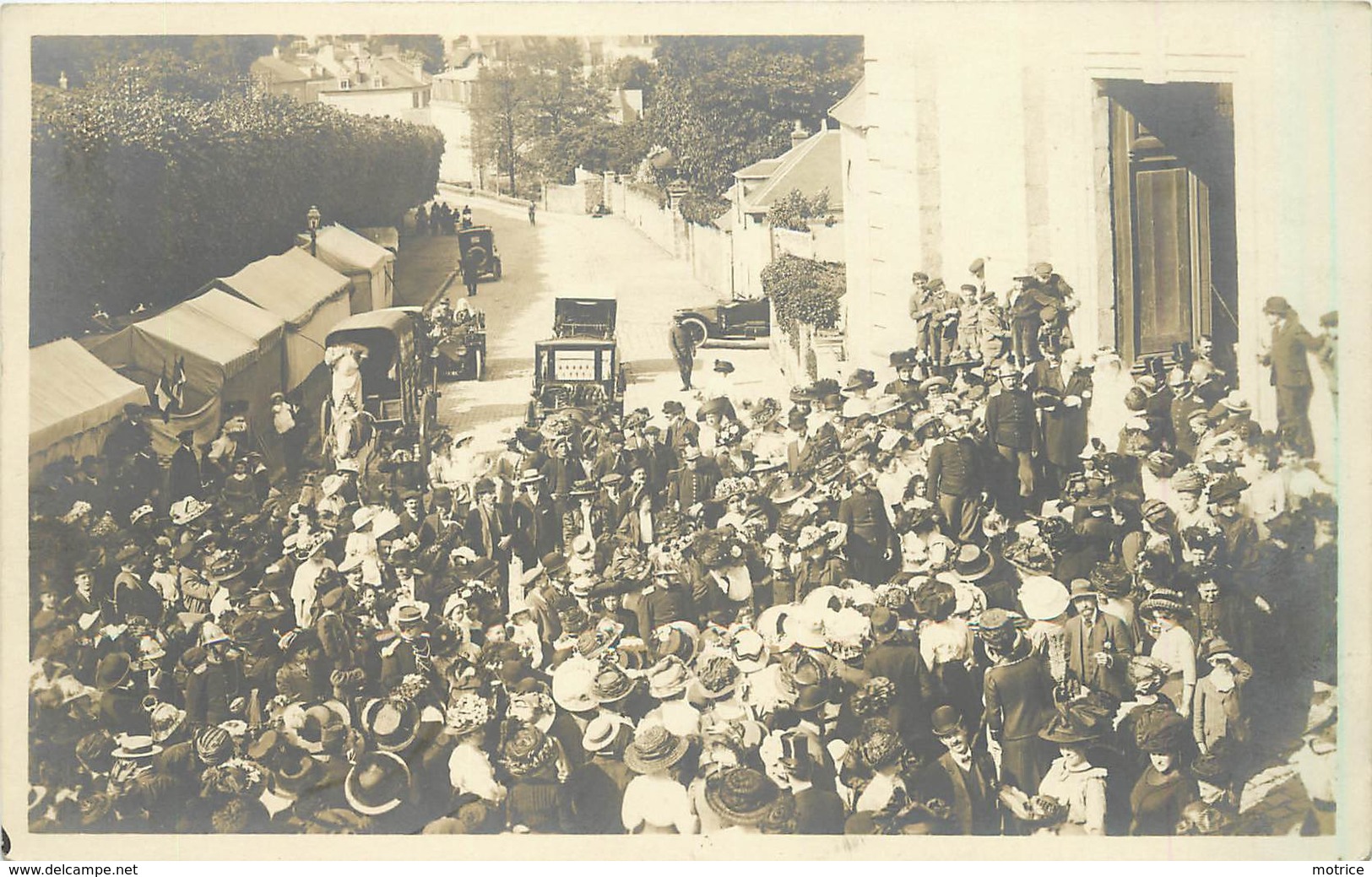 ORSAY - Fête De La Rosière, Sortie De L'église.(carte Photo). - Orsay