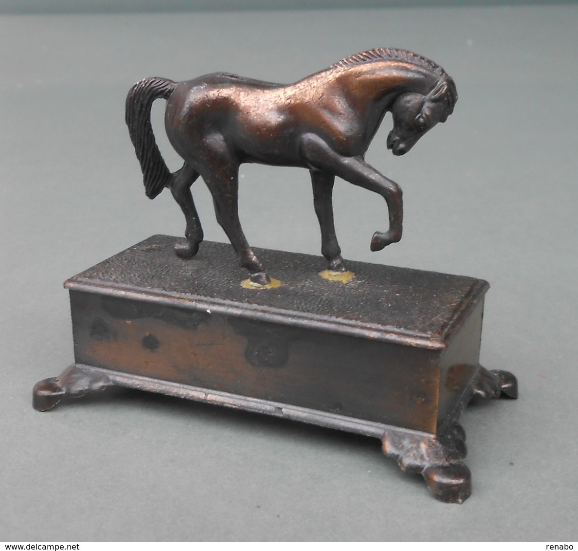 Cavallo, Trotting Horse; Old, N°. AT-946 . Temperamatite, Pencil-Sharpener, Taille Crayon, Anspitzer. Never Used. - Horses