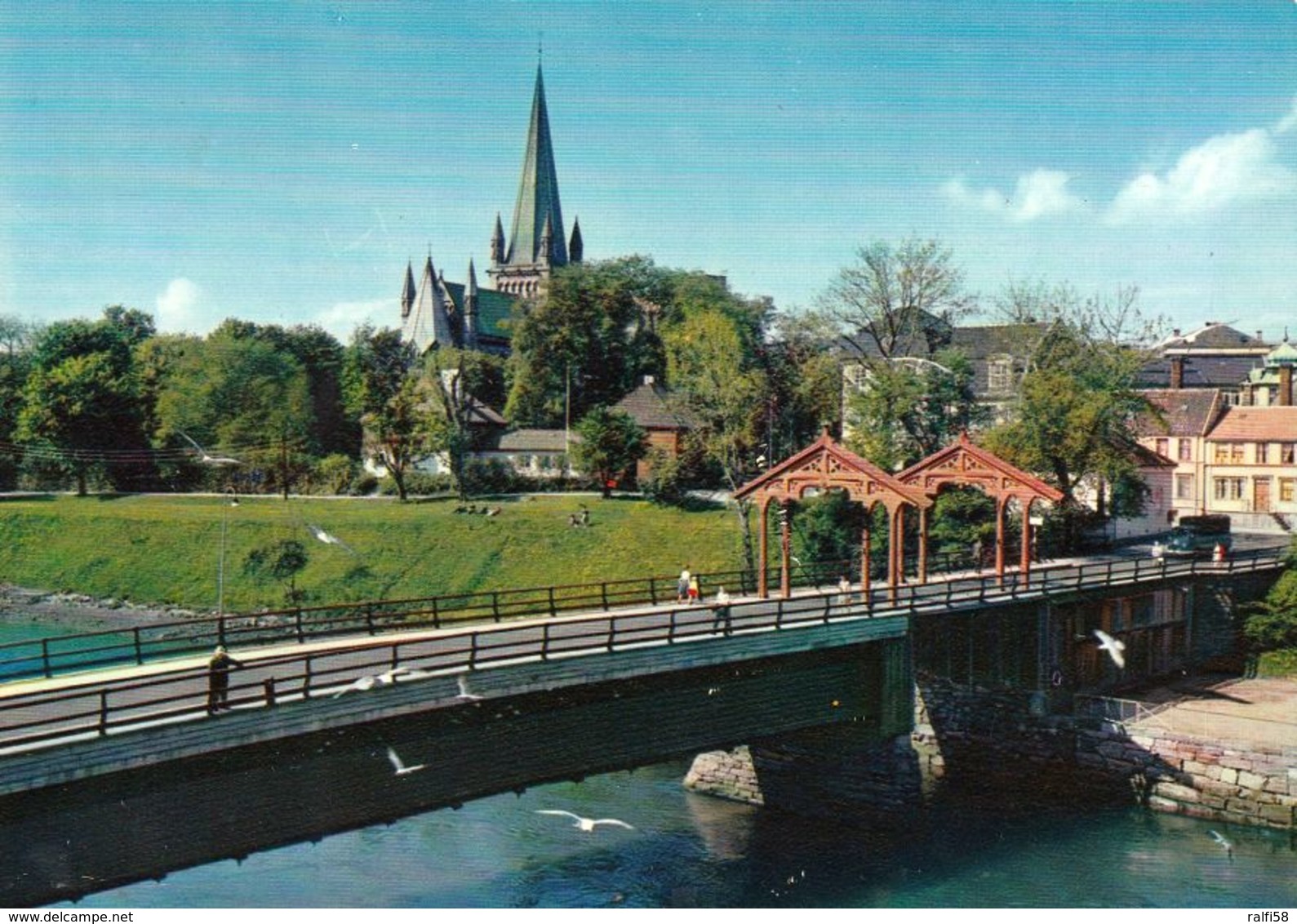 1 AK Norwegen * Trondheim - Blick Von Der Alten Brücke Zum Nidarosdom * - Norwegen