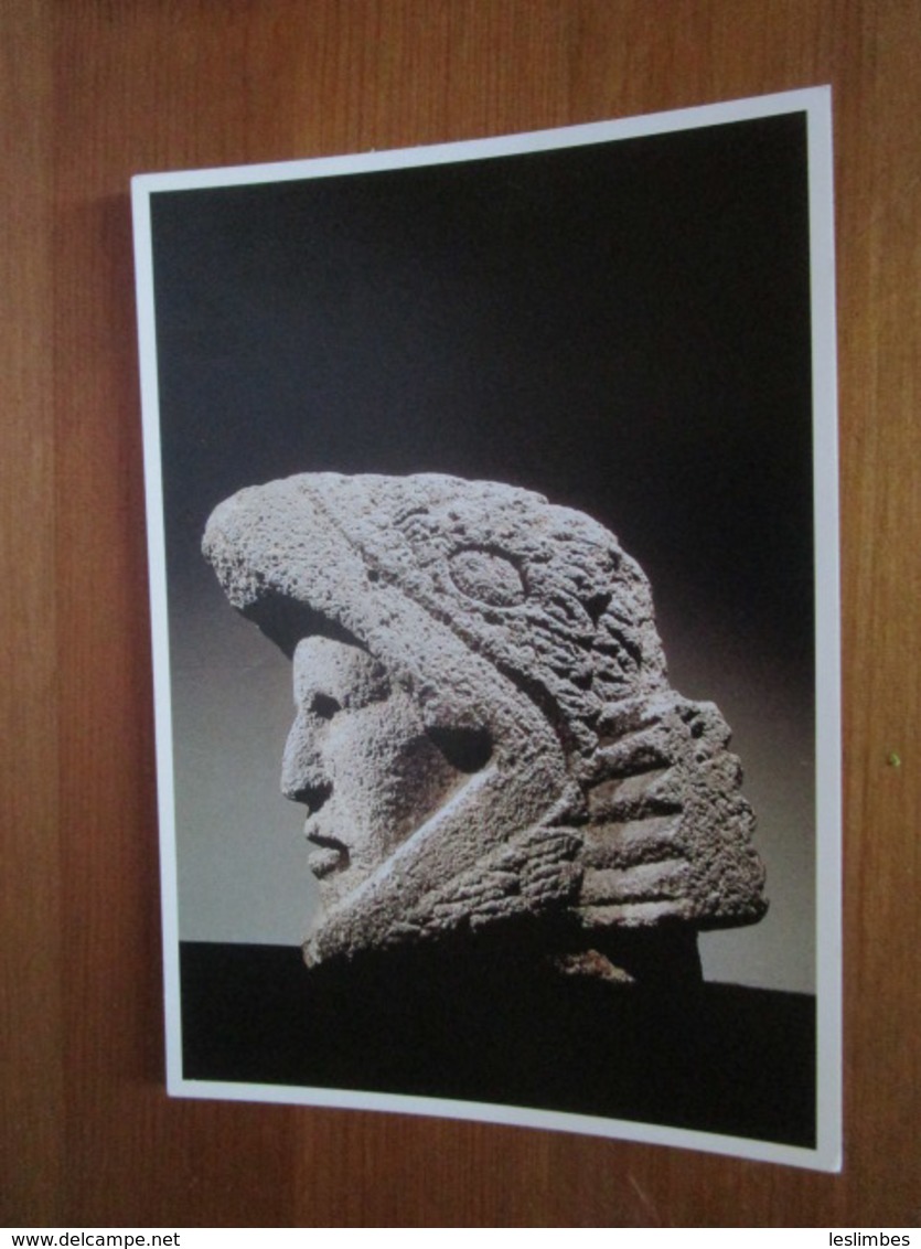 Tete De Guerrier Aigle. Museo Nacional De Antropologia, Mexico. Exposition Art Precolombien - Grand Palais, 1990 - Mexique