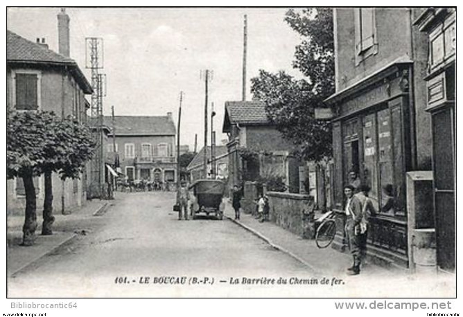 D64 - LE BOUCAU < LA BARRIERE DU CHEMIN DE FER + MAGASIN DE CYCLES  H. BOUHEBEN - Boucau