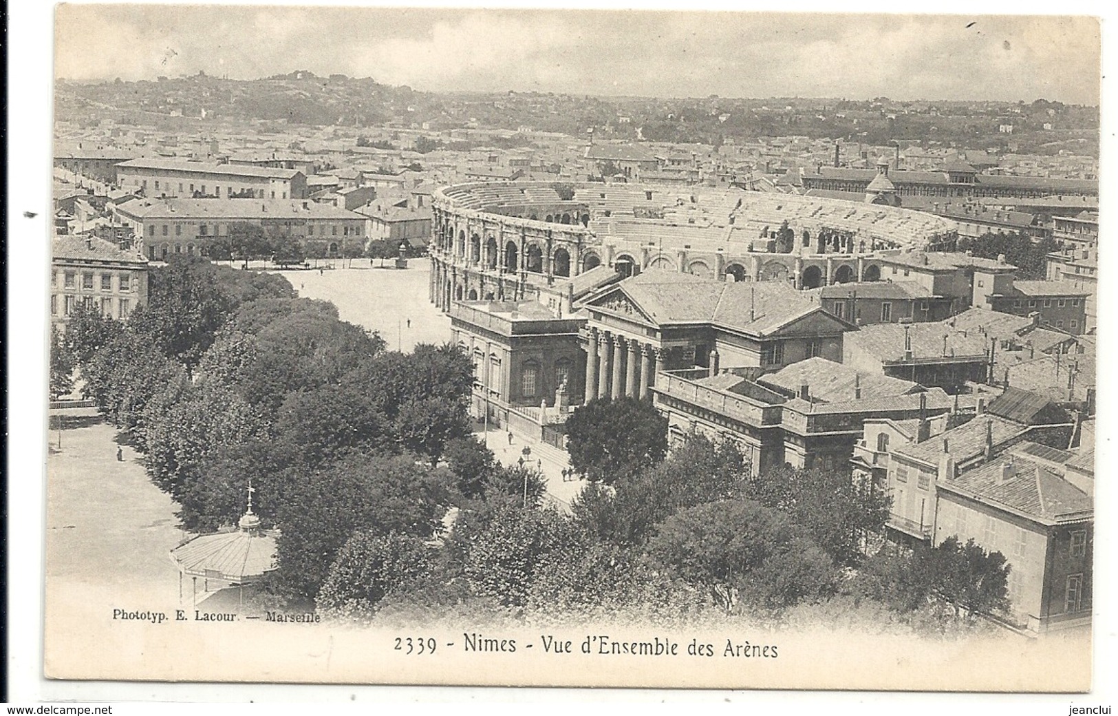 NIMES . VUE D'ENSEMBLE DES ARENES . CARTE NON ECRITE - Nîmes