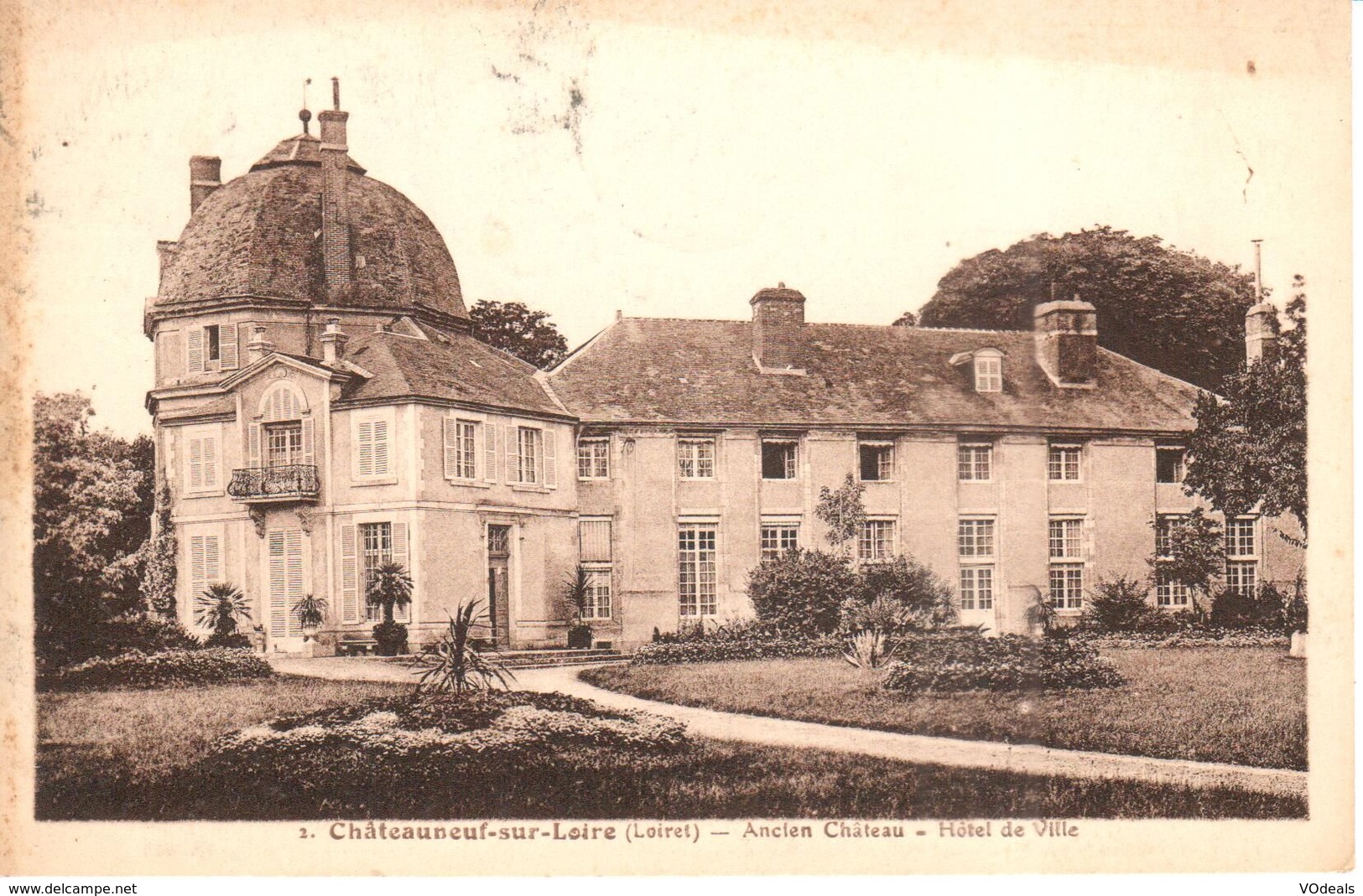 (45) Loiret - CPA - Montargis - Châteauneuf-sur-Loire - Ancien Château - Hôtel De Ville - Montargis