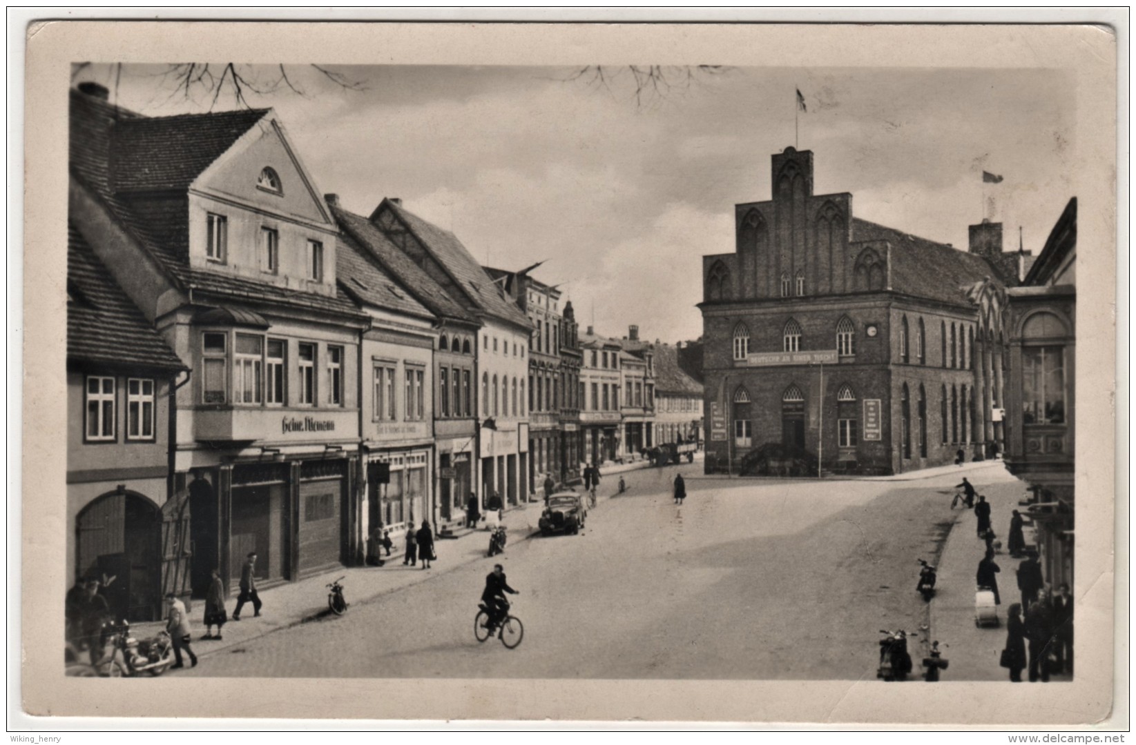 Parchim - S/w Ernst Thälmann Platz Mit Rathaus - Parchim