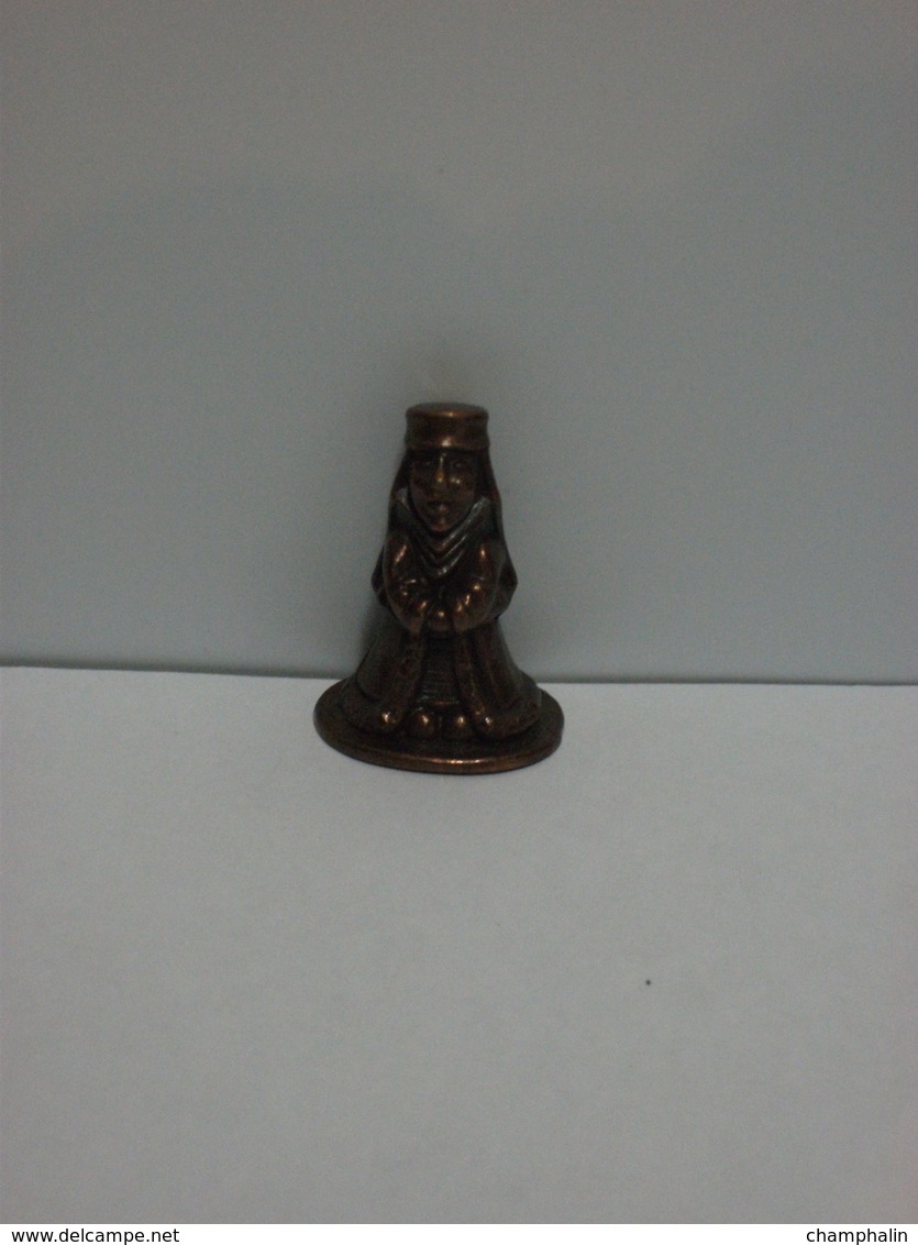 Figurine En Métal Kinder - Série K98 N°101 - Religieuse - Finition Cuivre - Sans Château Ni Bpz - Metalen Beeldjes