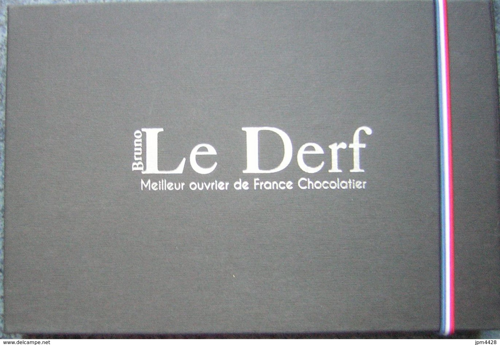 Boite En Carton 25.0x16,8x2.8 Cm - Emballage Bruno Le Derf  Façon Coffret -Chocolatier - Théme Tabac Cigare - Boîtes