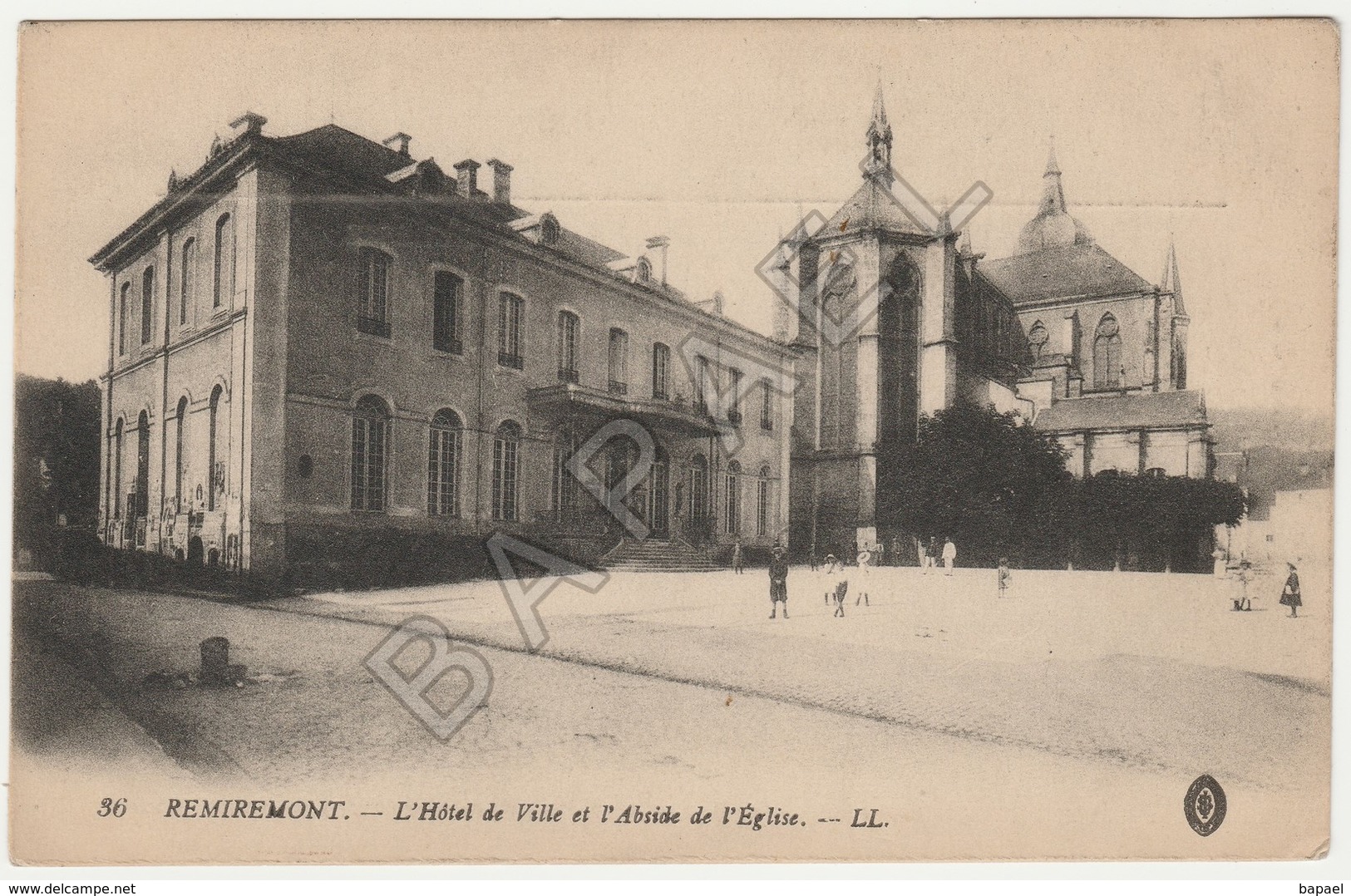 Remiremont (88) - L'Hôtel De Ville Et L'Abside De L'Église - Remiremont