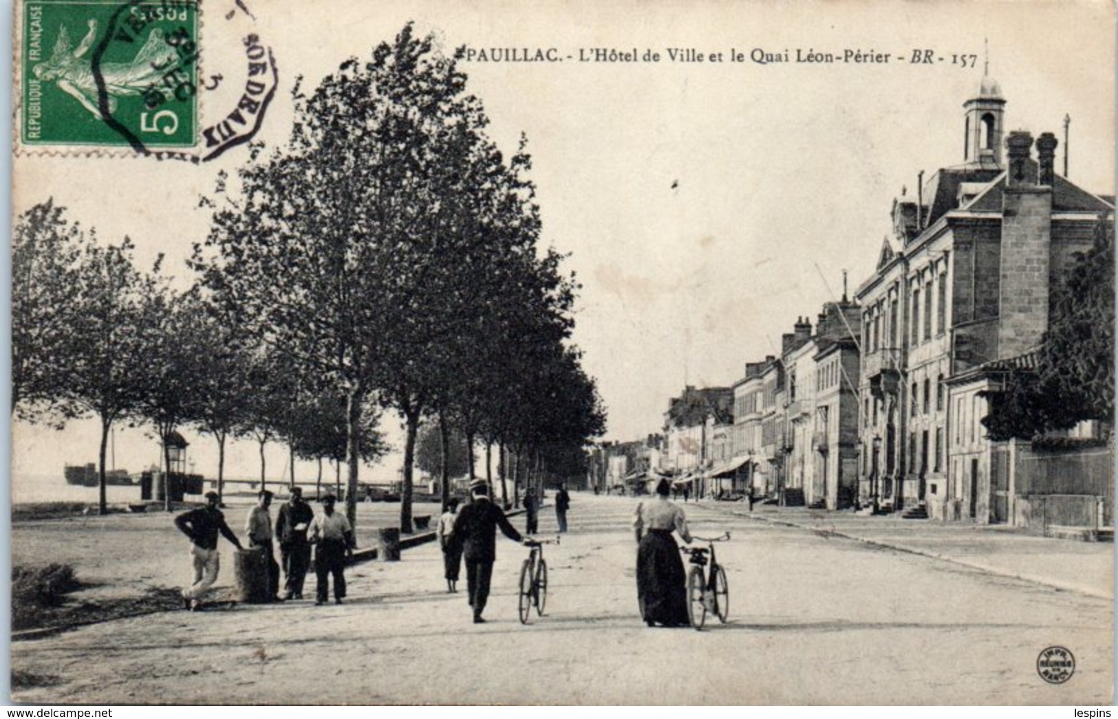 33 - PAUILLAC --  L'Hôtel De Ville Et Le Quai Léon Périer - Pauillac