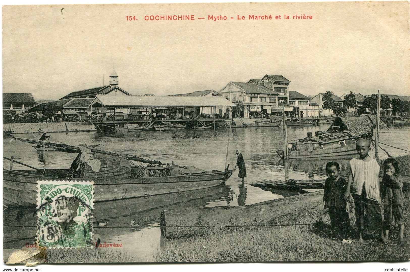 INDOCHINE CARTE POSTALE DE COCHINCHINE -MYTHO - LE MARCHE ET LA RIVIERE AYANT VOYAGEE - Lettres & Documents