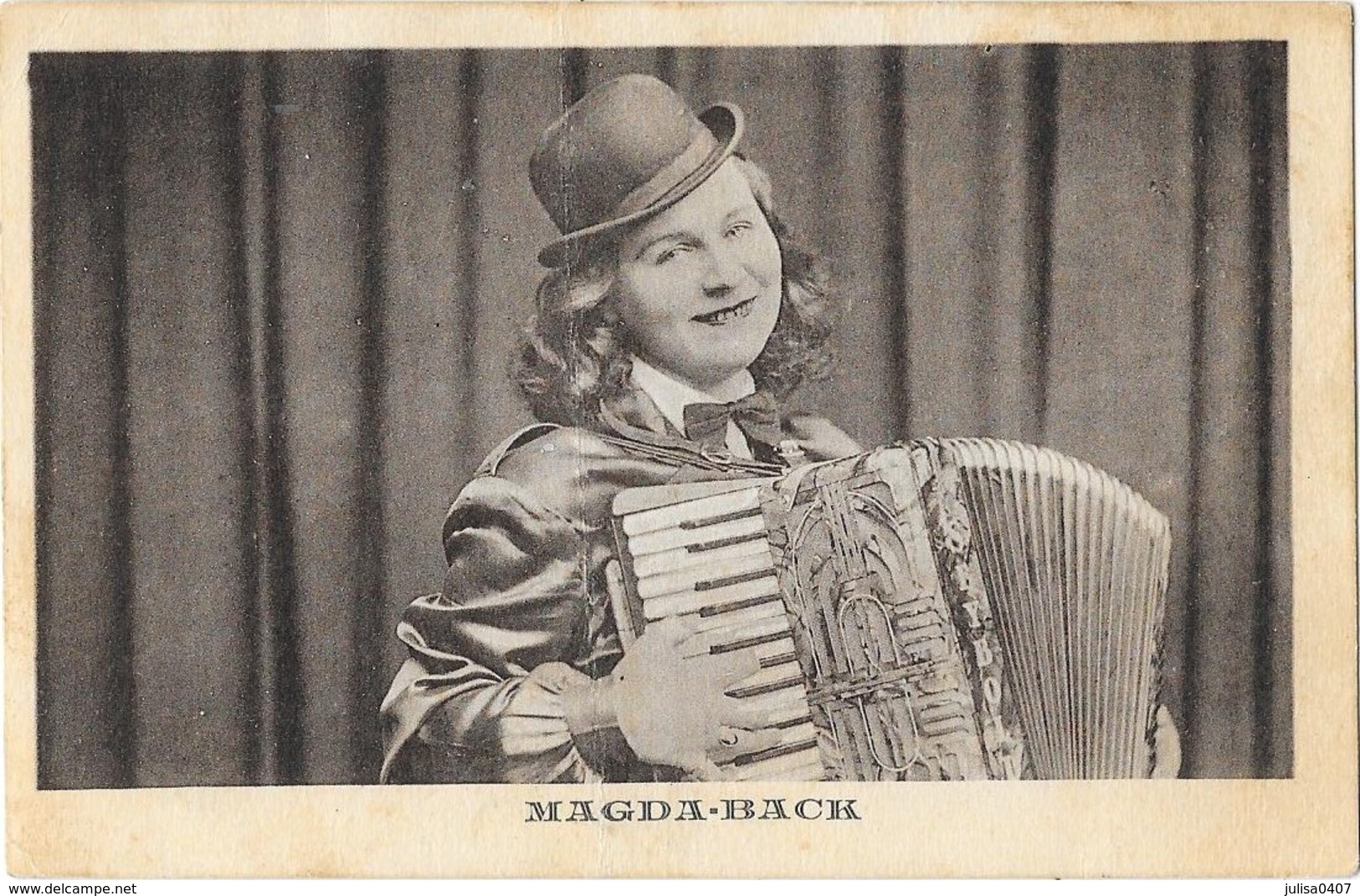 BELLAC (87) Femme Accordéoniste Magda Back - Bellac