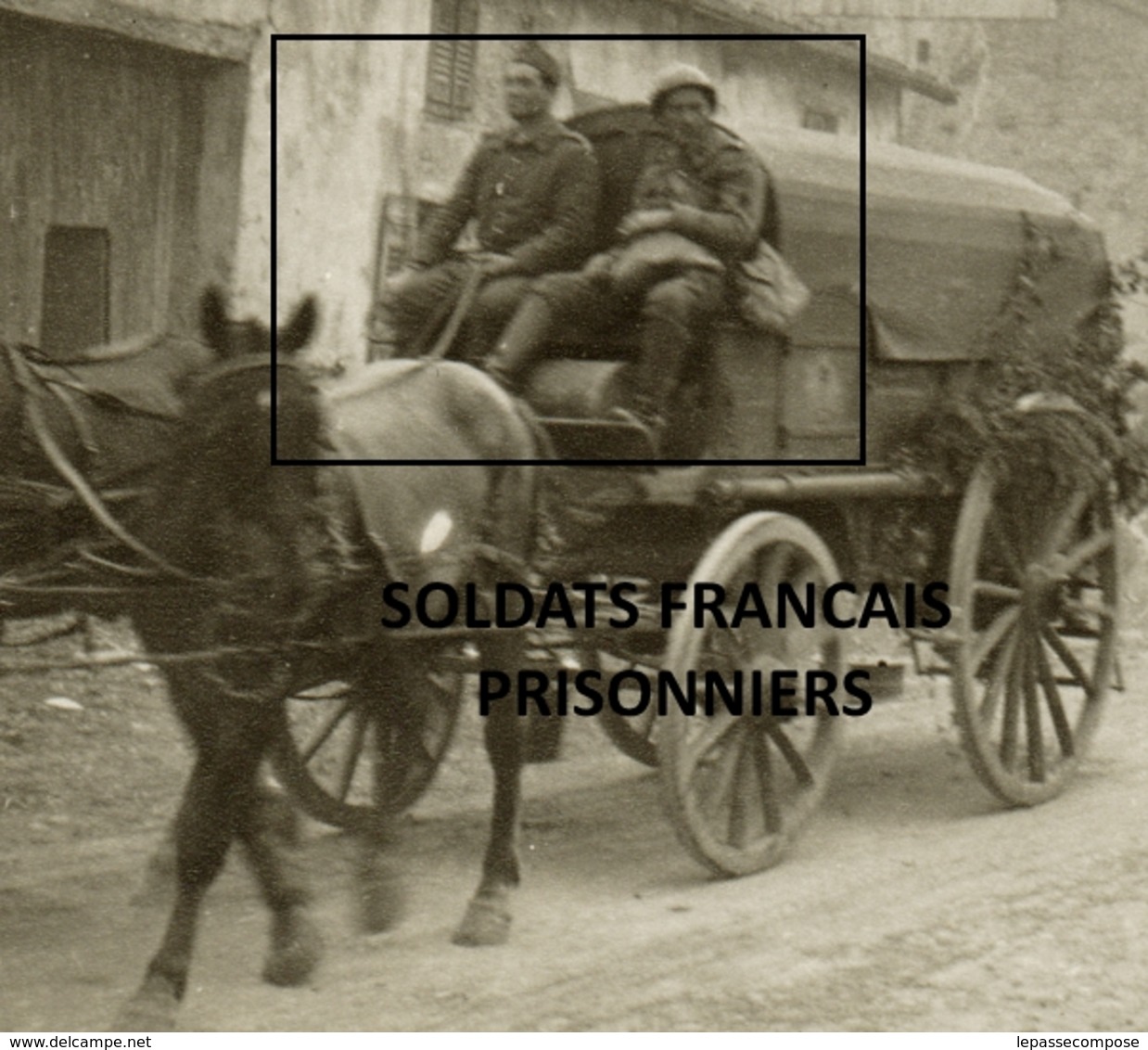 TOP VOSGES - PADOUX - PRISONNIERS FRANCAIS ET LEUR ATTELAGE GRANDE RUE SOUS SURVEILLANCE DE SOLDATS ALLEMANDS 1940 - Autres & Non Classés