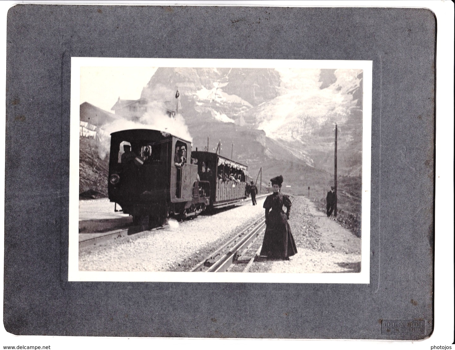 Photo Originale Sur Carton : Chamonix (74) Train En Gare Du Montenvers, La Mer De Glace En Arrière Plan - Trains