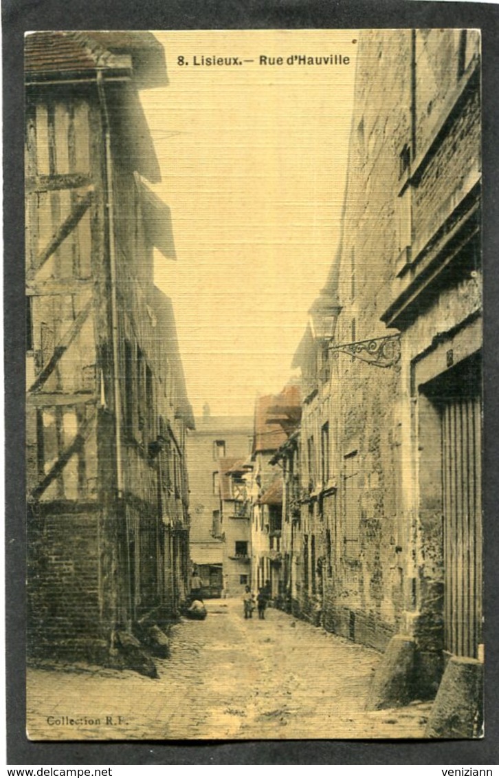 CPA - LISIEUX - Rue D'Hauville, Animé - Lisieux