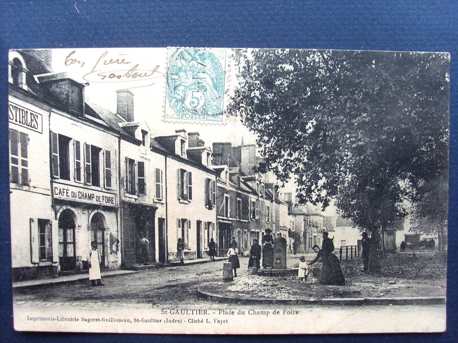 36 ,saint Gaultier ,la Place Du Champ De Foire En 1906........petite Marque Bas Droite,peu Visible - Autres & Non Classés