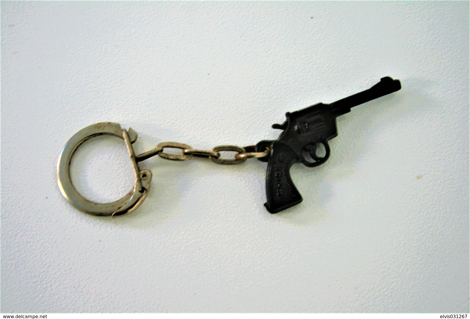 Vintage TOY GUN :  SCHICK Revolver - L=4,5cm - Keychain 1960s - Keywords : Cap - Cork Gun - Rifle - Revolver - Pistol - Decorative Weapons