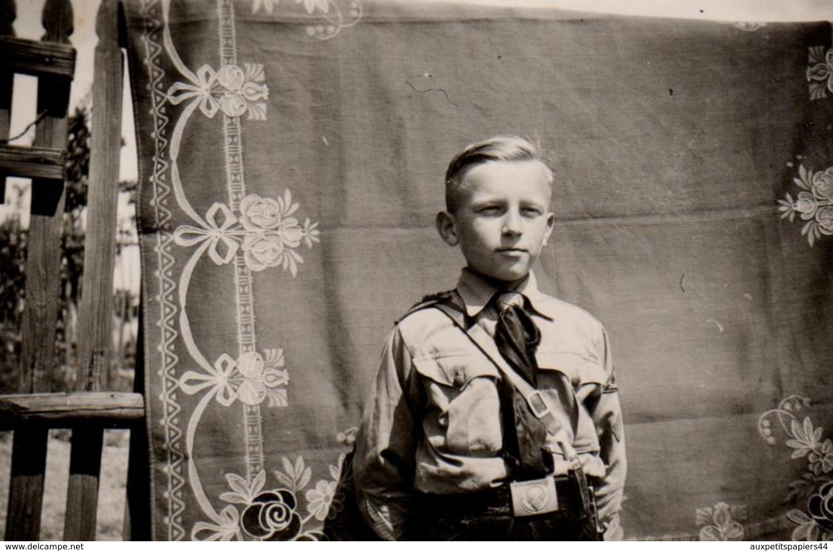 2 Photos Originales Guerre 1939-45 - Fier Gamin Des Jeunesses Hitlériennes Dans Son Uniforme Années 1930 -  Parti Nazi - Guerre, Militaire