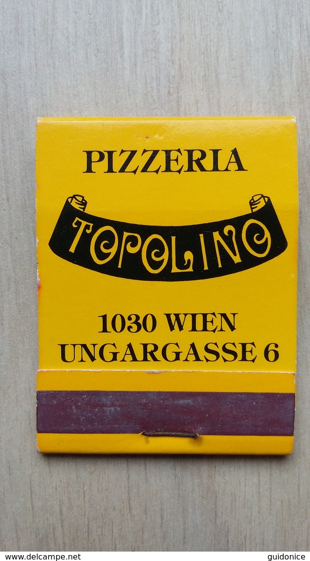 Zündholzheftchen Mit Werbung Für Eine Pizzeria In Wien - Zündholzschachteln