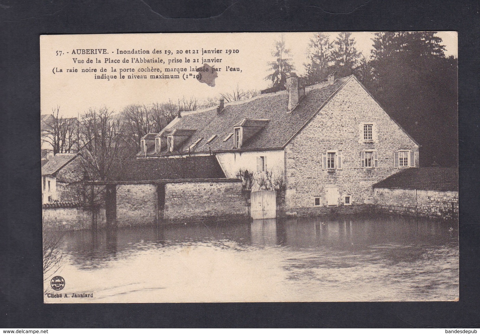 Auberive (52) Inondation De 1910 - Vue De La Place De L' Abbatiale Prise Le 21 Janvier ( Cl. Janniard Imp. Reunies Nancy - Auberive