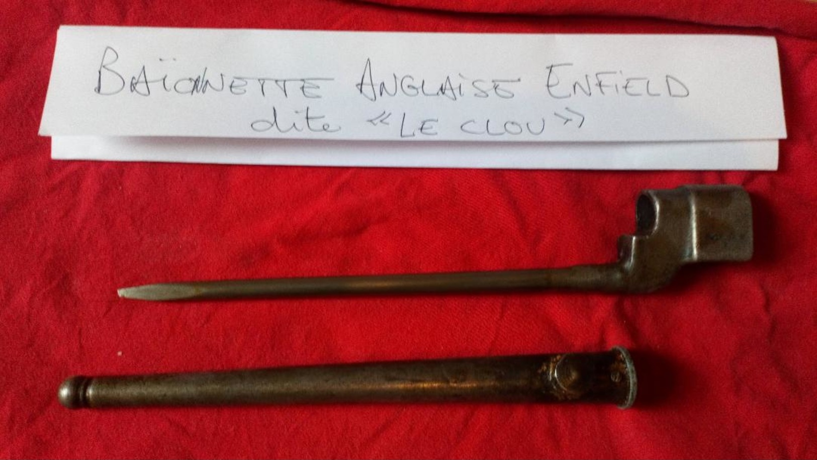 Baïonnette Enfield Dite " Le Clou " Avec Son Fourreau - Knives/Swords